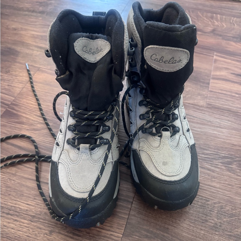 Cabela's Black and Gray Snow boot